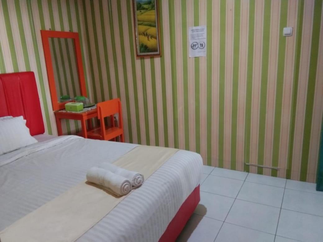 Hotel Krui Syariah Екстер'єр фото